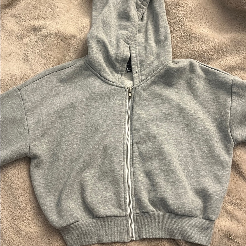 Cropped grey zip up hoodie